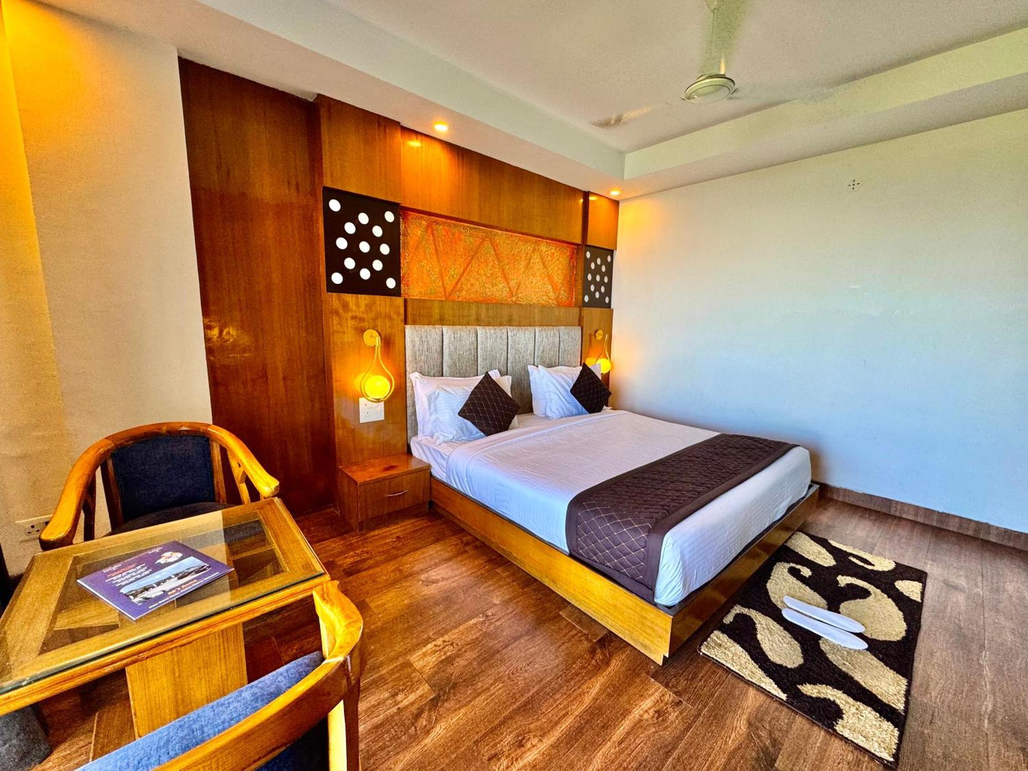 Ab'S Abode-A Boutique Hotel 穆索里 外观 照片