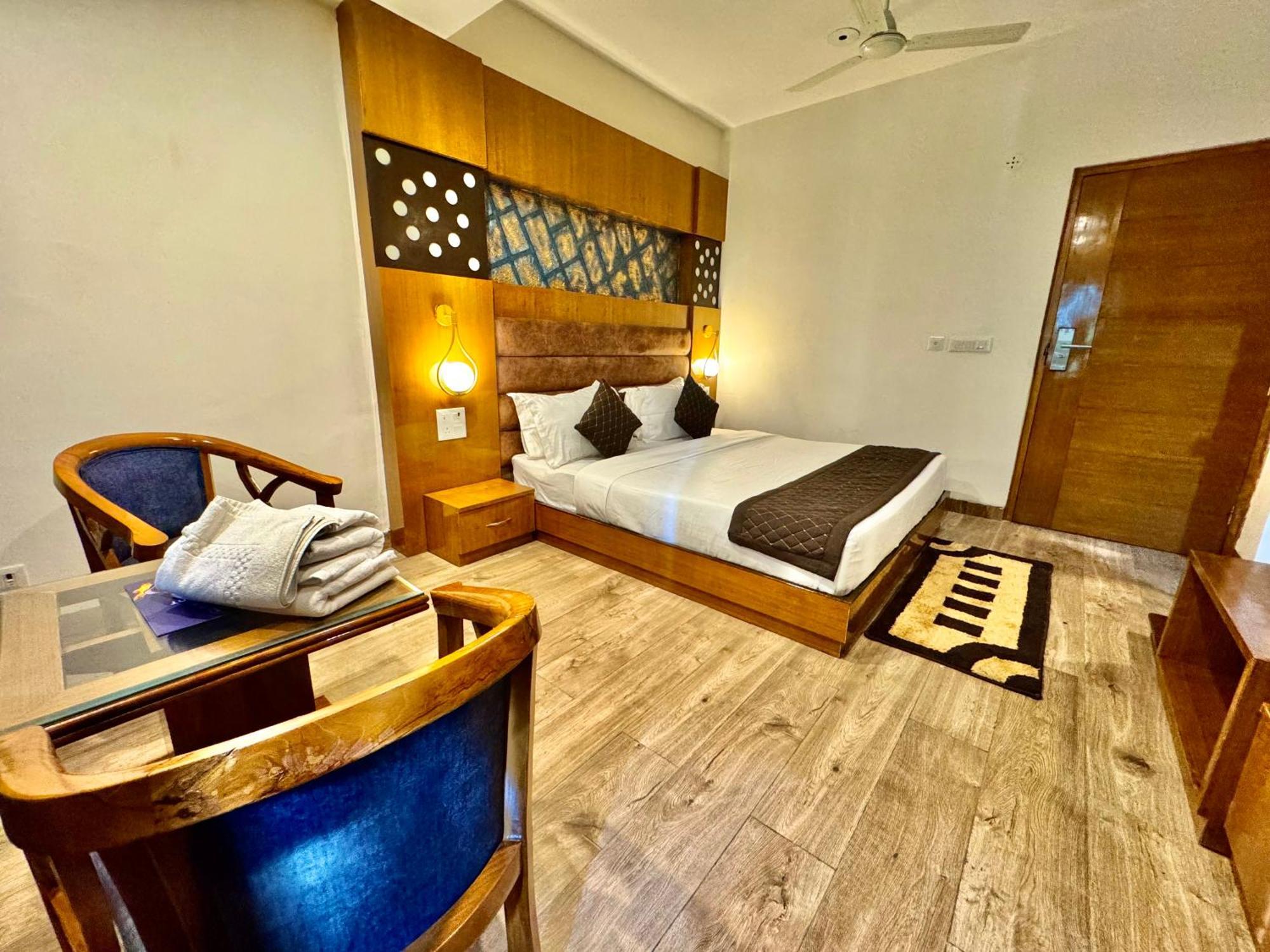 Ab'S Abode-A Boutique Hotel 穆索里 外观 照片